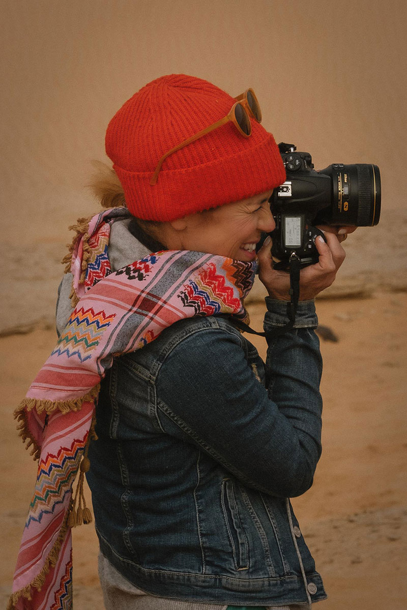 Kathrina Looser bei der Arbeit im Atelier
